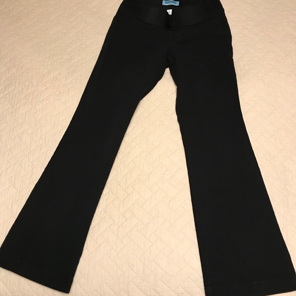 Old Navy Maternity black flare pant 2 - Picture 1 of 3